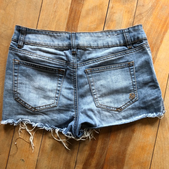 Jean Shorts - Picture 3 of 3